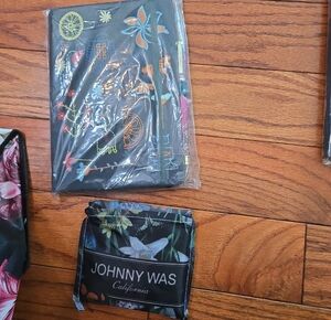 Johnny Was Journal With Pen & Foldable Tote